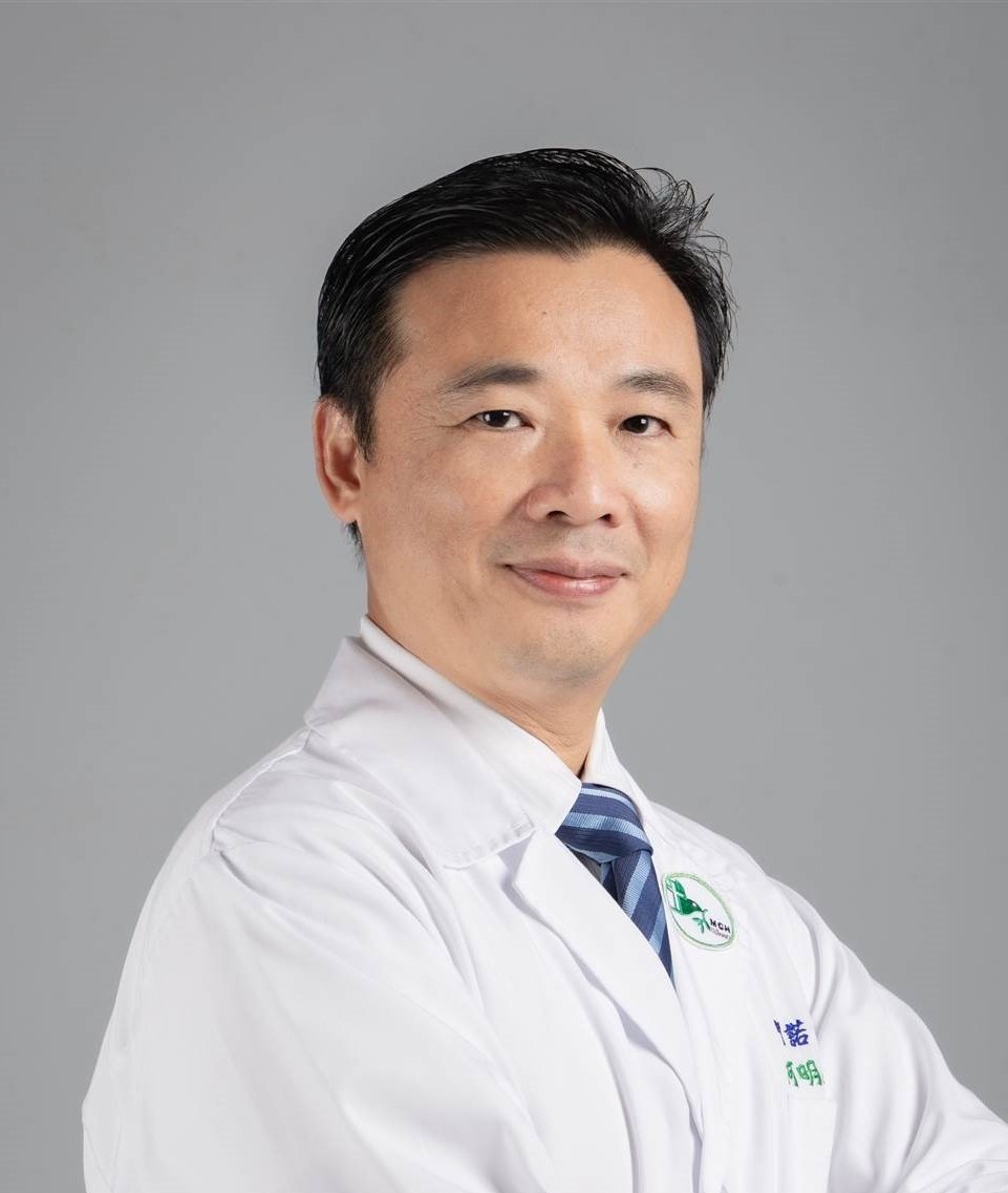 何明山醫師照片upload/doctors/20251105095335-1.jpg